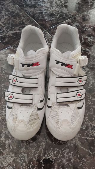 VENDO ZAPATILLAS DE CICLISMO TKX TALLA 45 de segunda mano por 35 EUR en  Barcelona en WALLAPOP