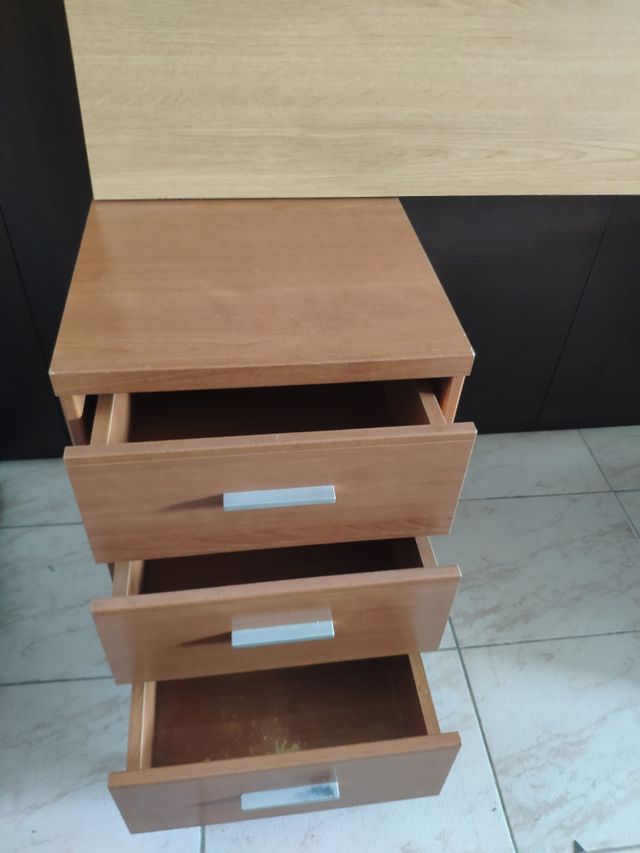 Cabezal y mesitas dormitorio