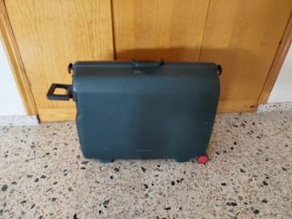Maleta SAMSONITE plástico duro de segunda mano por 9 EUR en Granada en  WALLAPOP