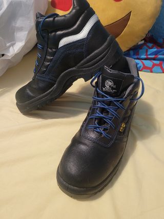 Botas de seguridad Fal ebro talla 43 de segunda mano por 20 EUR en Santa  Coloma de Gramenet en WALLAPOP
