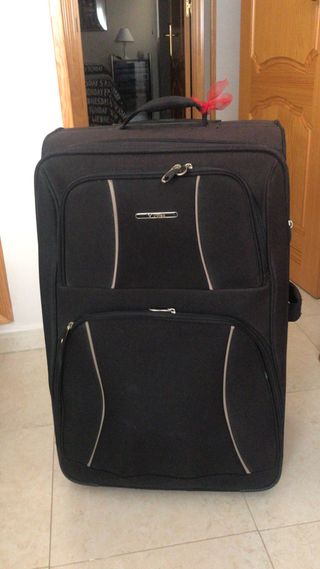 Maleta de viaje grande de segunda mano por 20 EUR en Ceuta en WALLAPOP