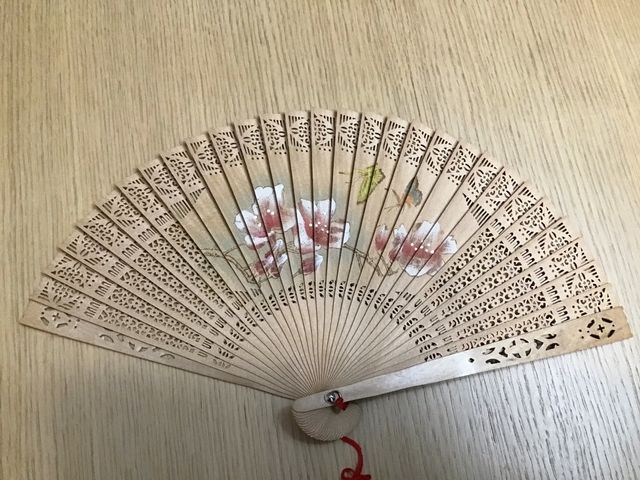 Abanico madera chino pintado a mano