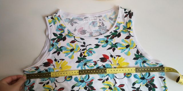Camiseta flores. Sfera