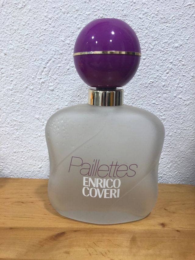 Ficticio perfume gigante Enrico Coveri