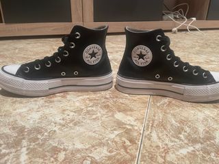 Converse doble suela de segunda mano en WALLAPOP