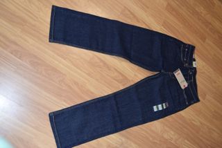 LEVIS 514, 32X30 azul medio de segunda mano por 49,99 EUR en Guadalajara en  WALLAPOP