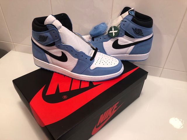 Air Jordan 1 High University Blue 47