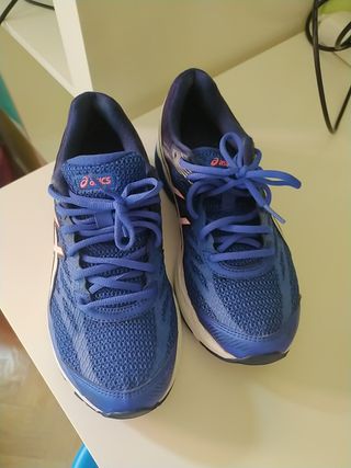 Asics gel flux 4.Mujer. n° 40.Dan poca talla de segunda mano por 20 EUR en  Madrid en WALLAPOP
