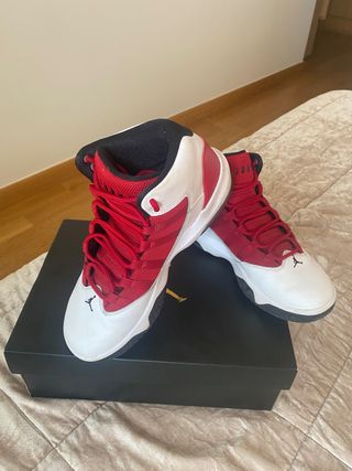 Botas Jordan Max Aura talla 5,5 -38 de segunda mano por 70 EUR en Burgos en  WALLAPOP