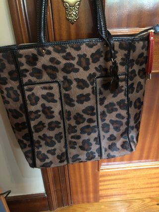 Bolso tous leopardo sin usar de segunda mano por 400 EUR en Luiaondo en  WALLAPOP