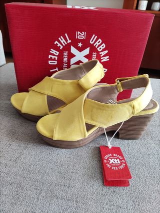 Sandalias XTI T-37 de segunda mano por 23 EUR en Valladolid en WALLAPOP