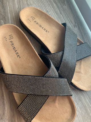 Chanclas nuevas de segunda mano por 5 EUR en Vilassar de Mar en WALLAPOP