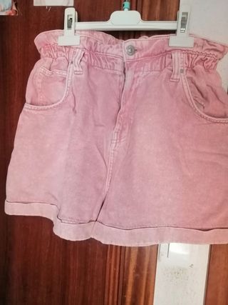 Pantalón corto Bershka de segunda mano por 10 EUR en Zamora en WALLAPOP