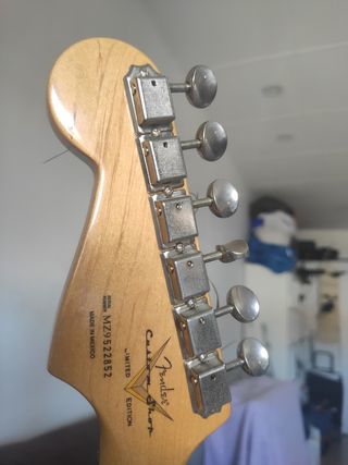 Guitarra Fender Stratocaster de segunda mano en Barcelona en WALLAPOP