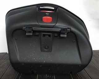 Maletas laterales GIVI V35 de segunda mano por 220 EUR en Sant Andreu de  Llavaneres en WALLAPOP