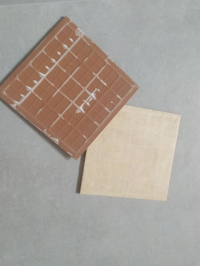 azulejos 20x 20 cm. 1,3 m² en total