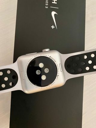 Apple watch Serie 3 Nike 42 mm de segunda mano por 150 EUR en Barcelona en  WALLAPOP