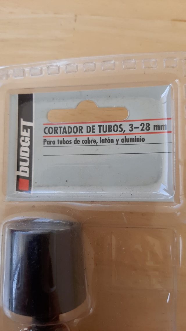 CORTADOR DE TUBOS 3-28 mm..