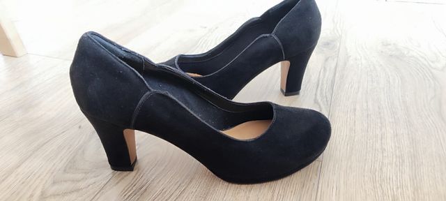 Zapatos salón ante  negros