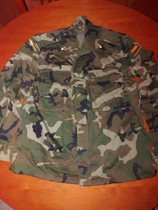 Ropa militar segunda mano en WALLAPOP