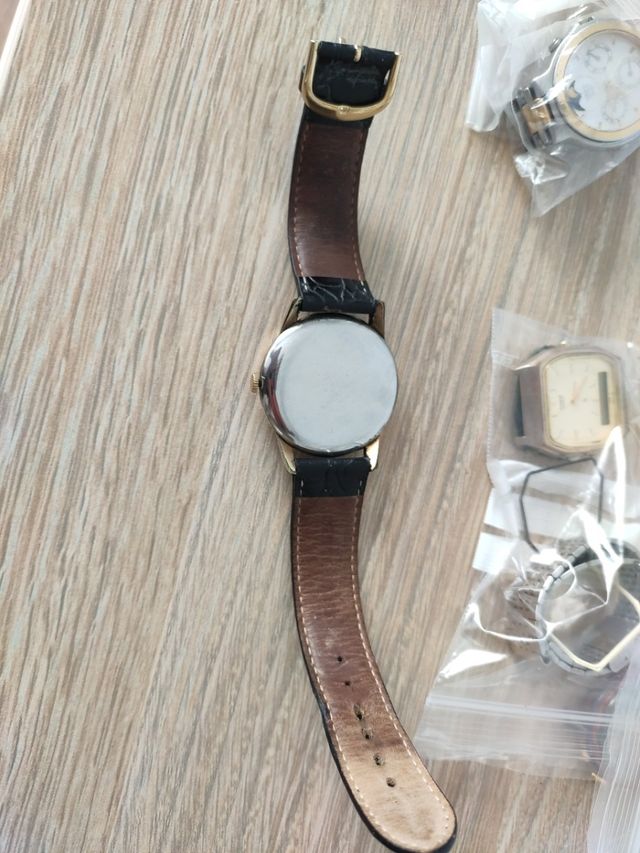 Reloj CYMA de cuerda