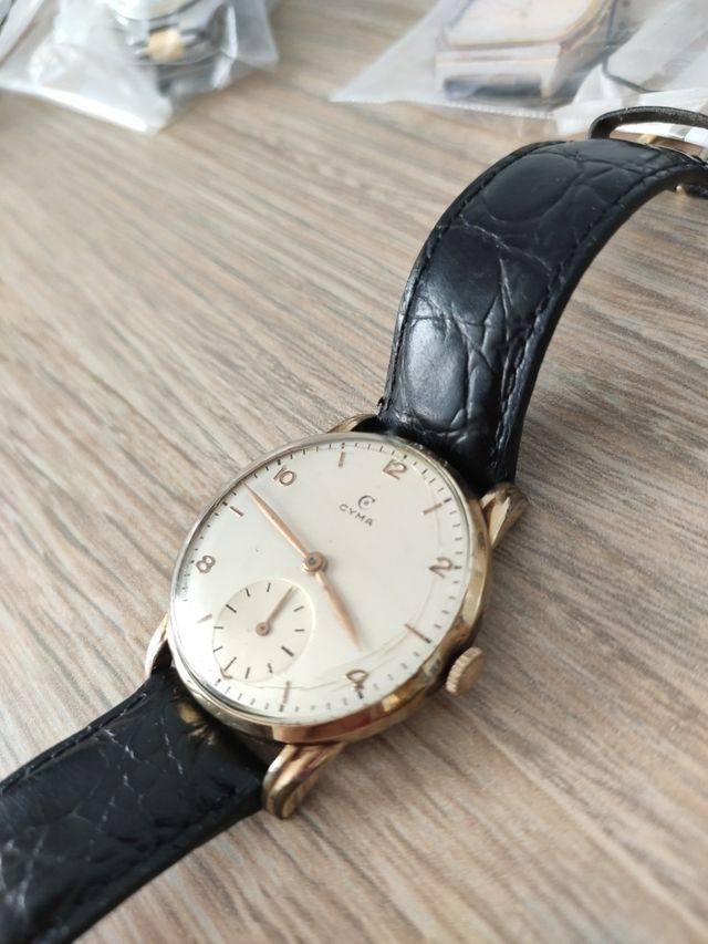 Reloj CYMA de cuerda