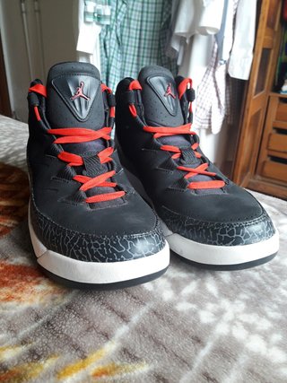 Zapatillas jordan de luxe 45 de segunda mano por 75 EUR en Pontevedra en  WALLAPOP