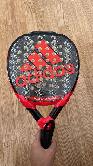 Pala padel adidas METALBONE youth de segunda mano por 90 EUR en Alcalá de  Henares en WALLAPOP