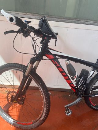 Vendo bici scott de segunda mano por 650 EUR en Cornellà de Llobregat en  WALLAPOP