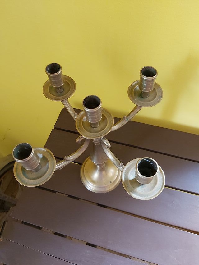 Candelabro 5 brazos para velas de metal.
