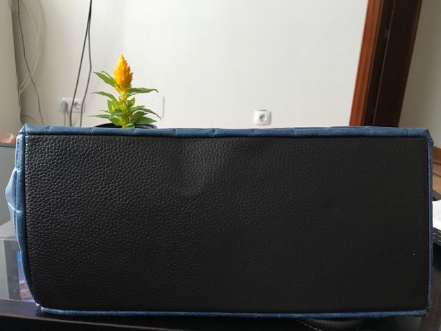 Bolso de cuero azul artesanal, muy ligero. Nuevo ¡