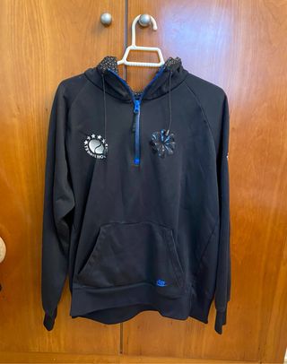 Chandal Nike con capucha de segunda mano en WALLAPOP