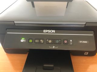 Impresora Epson EcoTank et-2500 de segunda mano por 250 EUR en Barcelona en  WALLAPOP