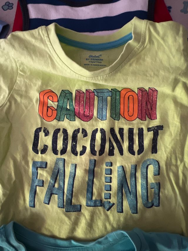 Lote de camisetas niño talla 4/5 años