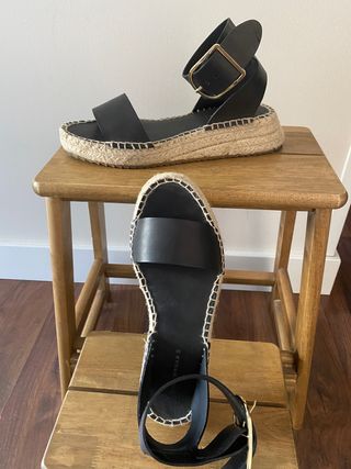 Sandalias esparto Zara de segunda mano por 15 EUR en Majadahonda en WALLAPOP