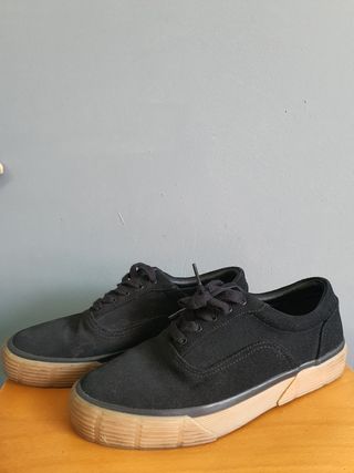 Zapatillas Zara de segunda mano en Vigo en WALLAPOP