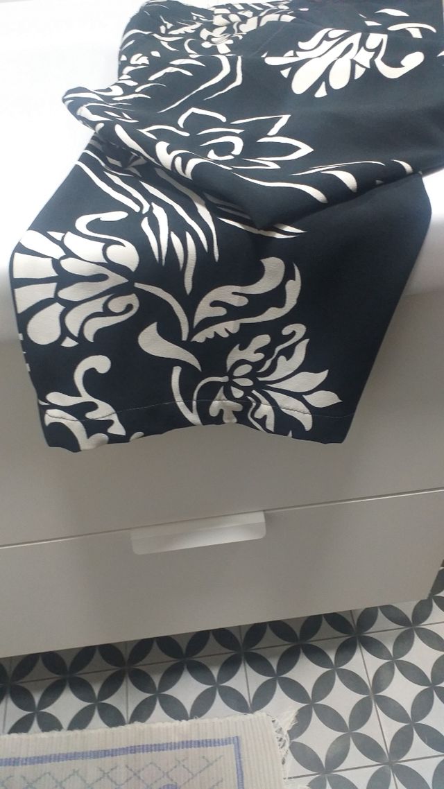 DOS PANTALONES DE MUJER .RECTOS