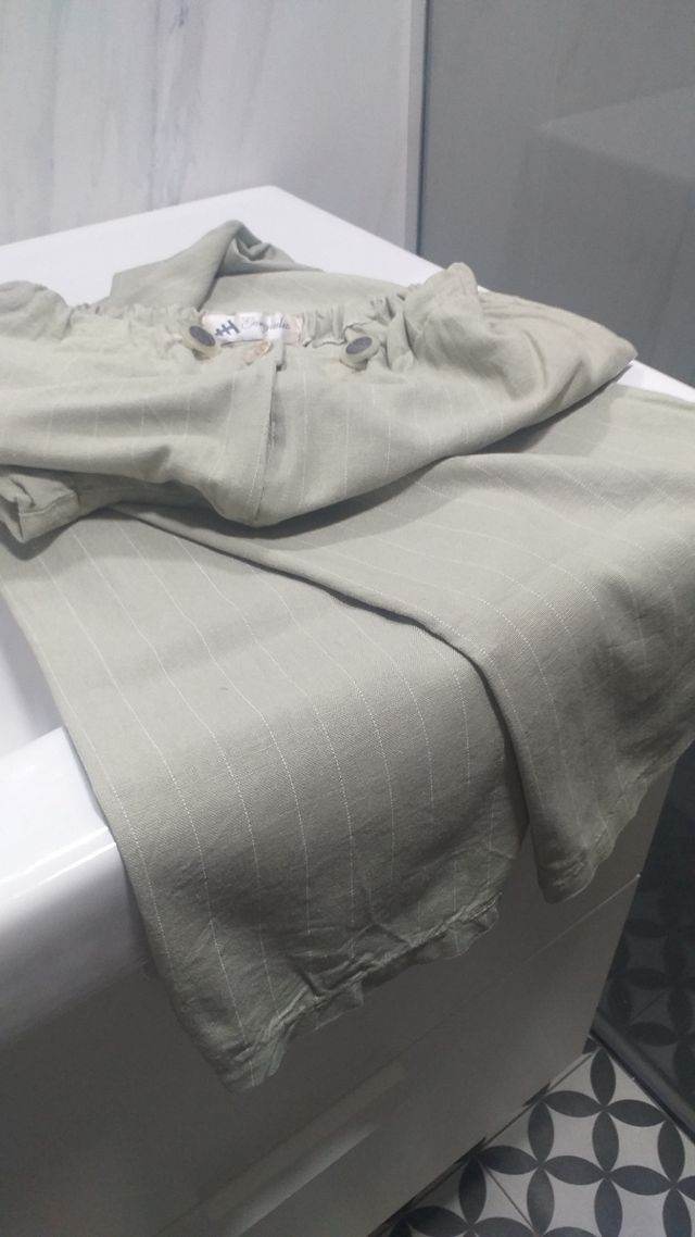 DOS PANTALONES DE MUJER .RECTOS