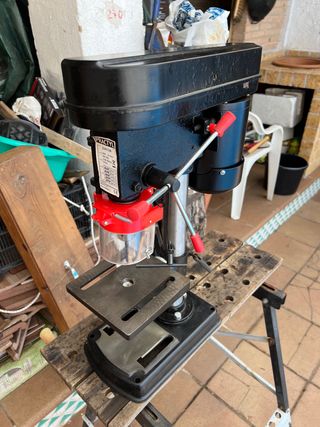 Taladro de columna de segunda mano en Madrid en WALLAPOP