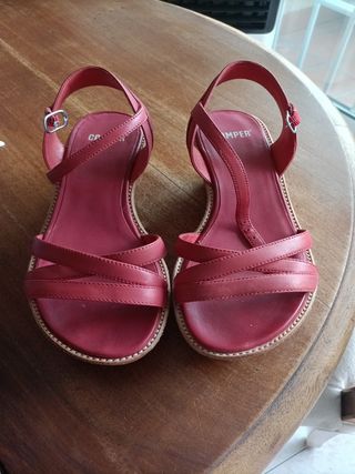 Sandalias rojas de segunda mano en Barcelona en WALLAPOP
