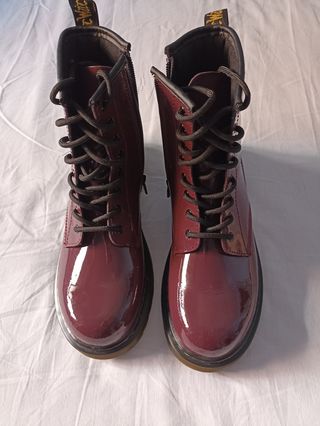 Botas Martens charol de segunda mano en WALLAPOP