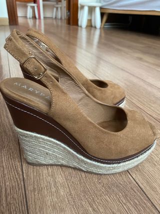 Zapatos cuña Marypaz de segunda mano por 12 EUR en Jaén en WALLAPOP
