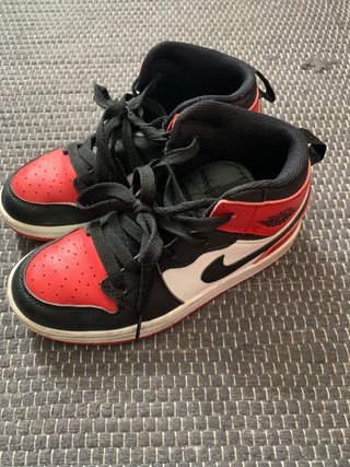 Zapatillas Air Jordan niño\\/a talla 31 de segunda mano por 35 EUR en Madrid  en WALLAPOP
