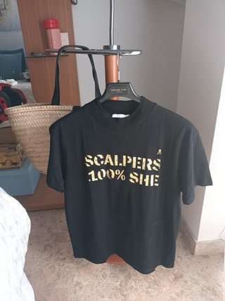 Camiseta mujer scalpers de segunda mano por 25 EUR en Córdoba en WALLAPOP