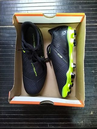 Botas de fútbol Nike negras de segunda mano en WALLAPOP