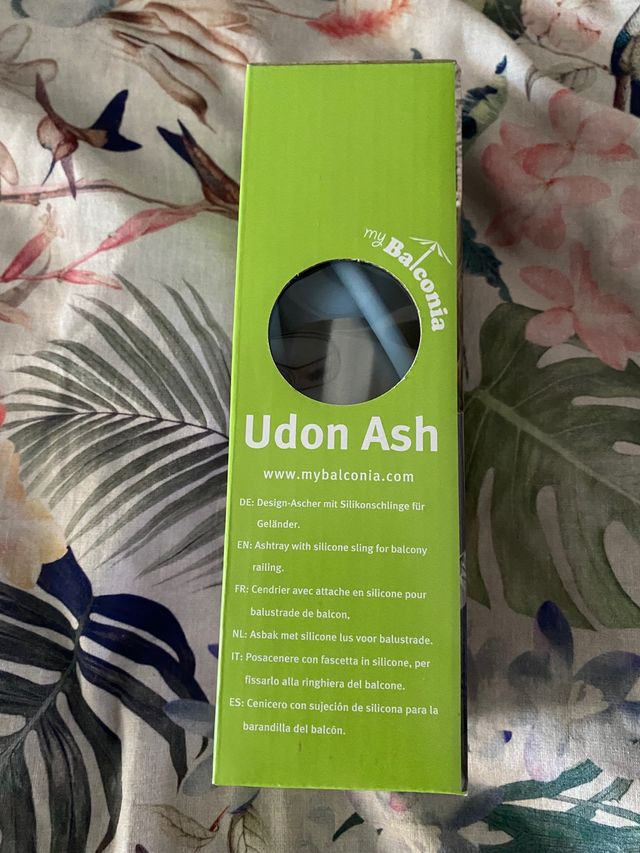 Posacenere con chiusura in silicone