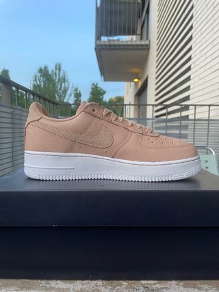 Nike Air Force 1 Color Crema (a estrenar) (mujer) de segunda mano por 95  EUR en Sabadell en WALLAPOP