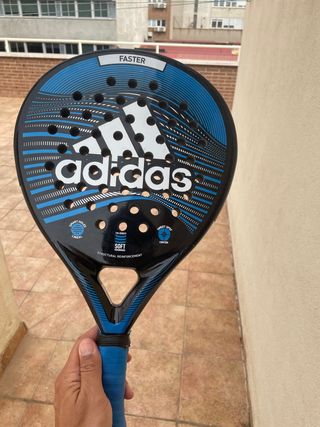 Pala adidas faster blue 1.9 de segunda mano por 40 EUR en Madrid en WALLAPOP