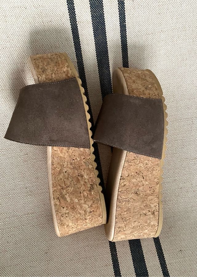 Sandalias marron de piel Excelente calidad-