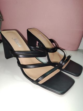 Tacones Shein sin estrenar de segunda mano por 10 EUR en Málaga en WALLAPOP